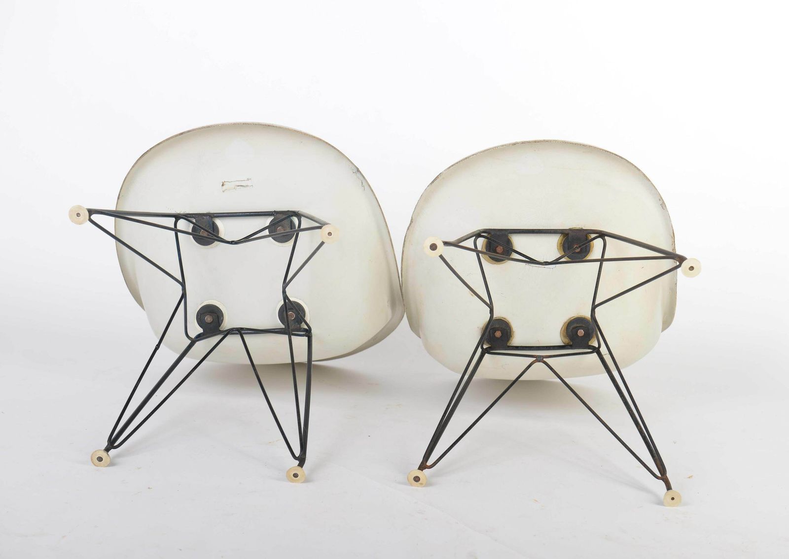 Mid Century Fiberglass Chair And Table Set, 1960s – Designed By Miroslav Navrátil photo Furniture