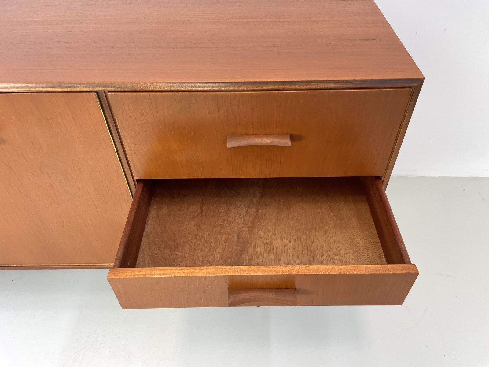 Vintage Dressoir McIntosh., 1960s photo buy
