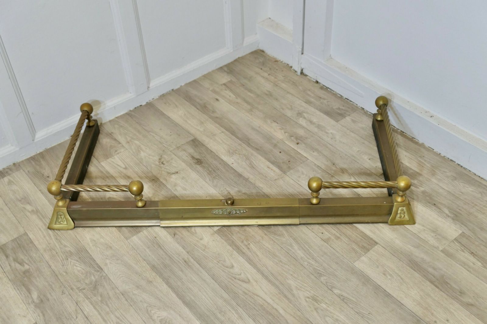 Victorian Extending Barley Twist Brass Fender photo Home Fixtures