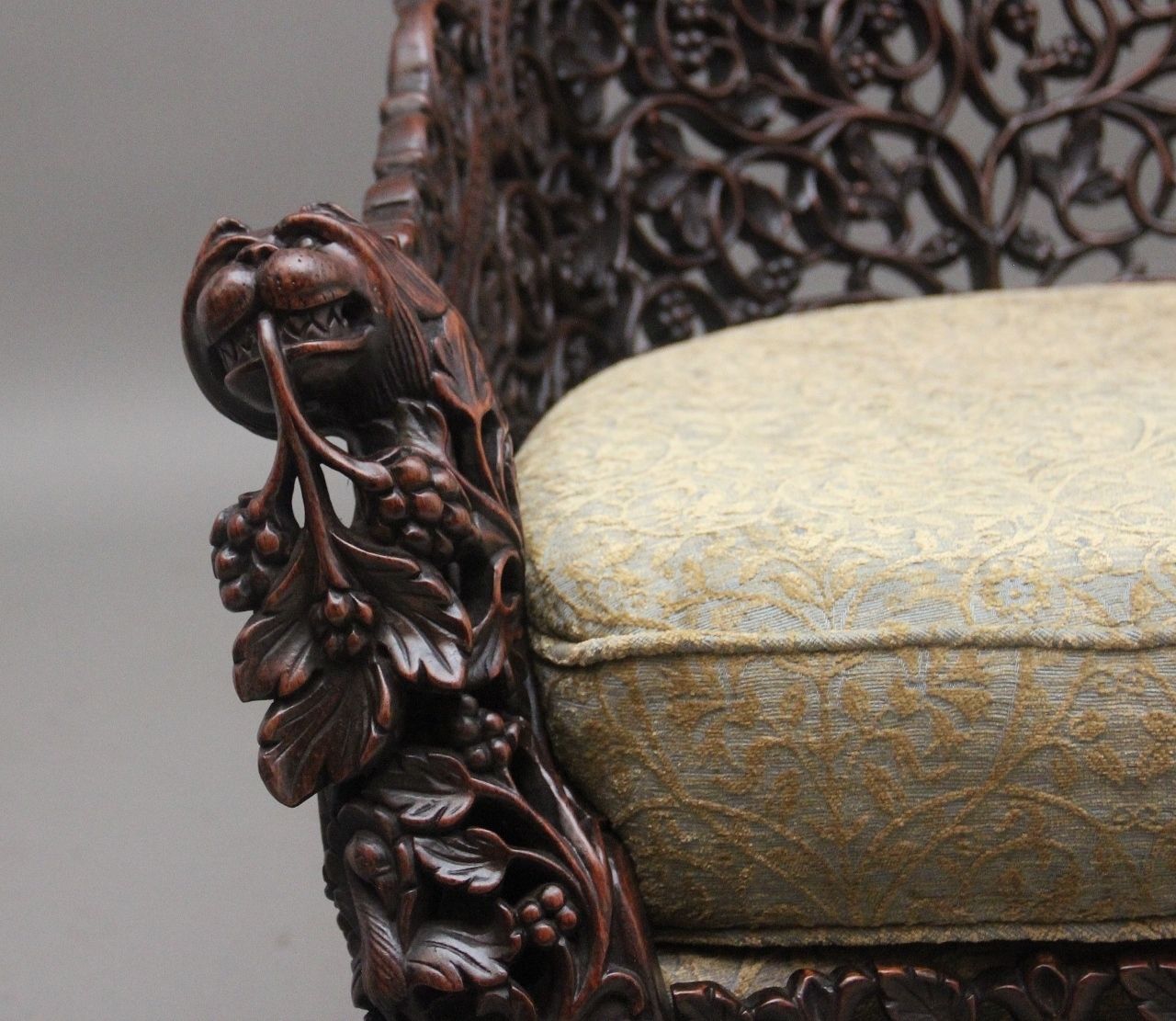 photo vintage 19th Century Anglo Indian Armchair