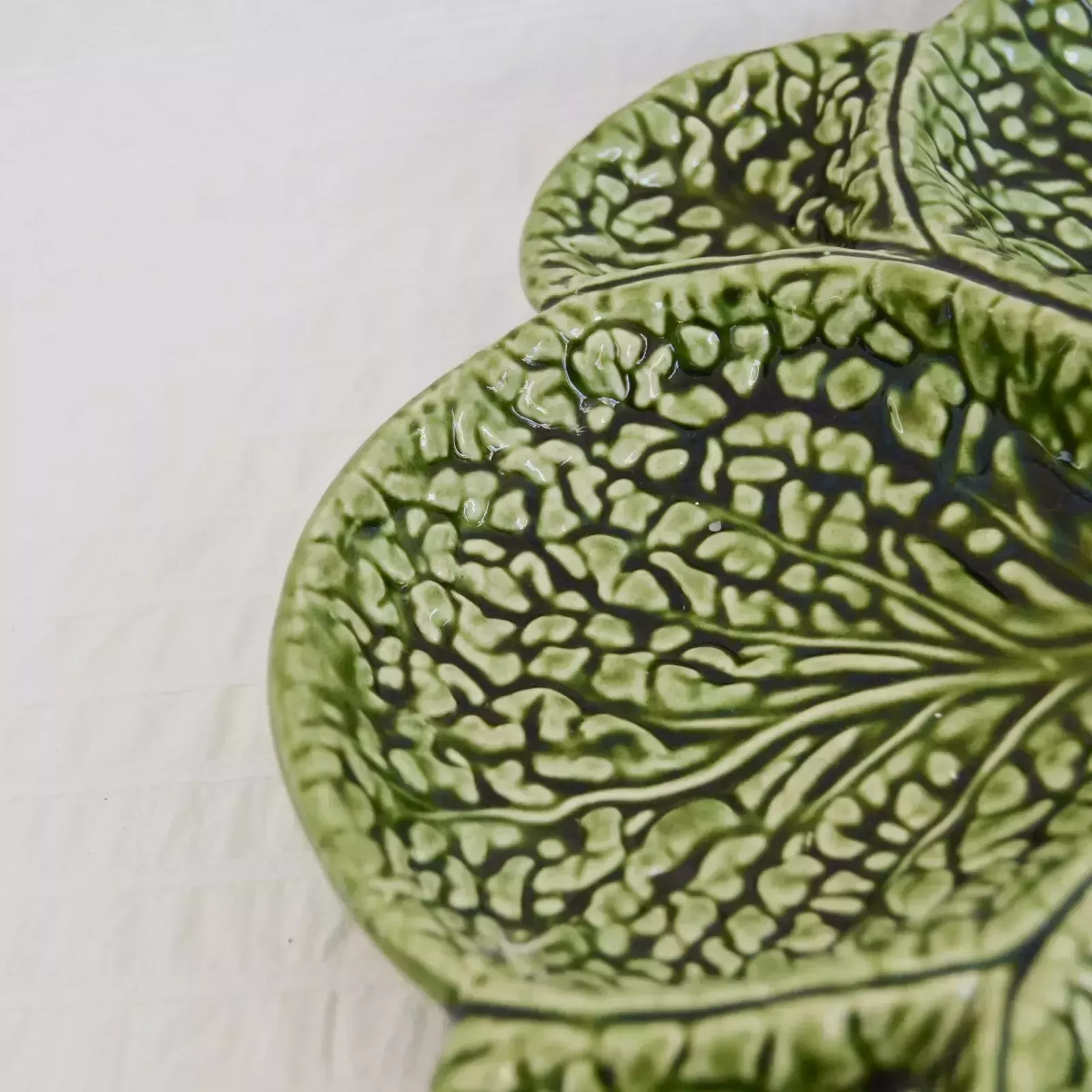 Subtil John Buck Majolica Green Cabbage Leaf Serving Plate Portuguese Pottery photo vinterior