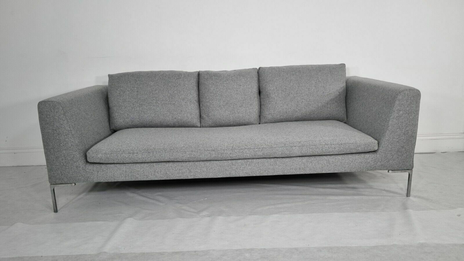 Stunning Bb Italia Charles Sofa In Soft Mid Grey Lambswool Excellent Condition photo Furniture