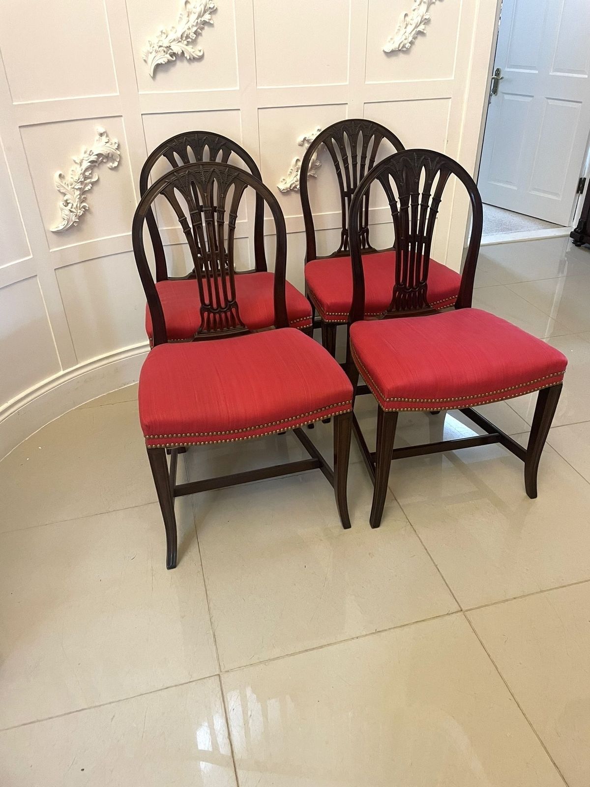 photo furniture Outstanding Quality Set Of 4 Antique 19th Century Carved Mahogany Dining Chairs