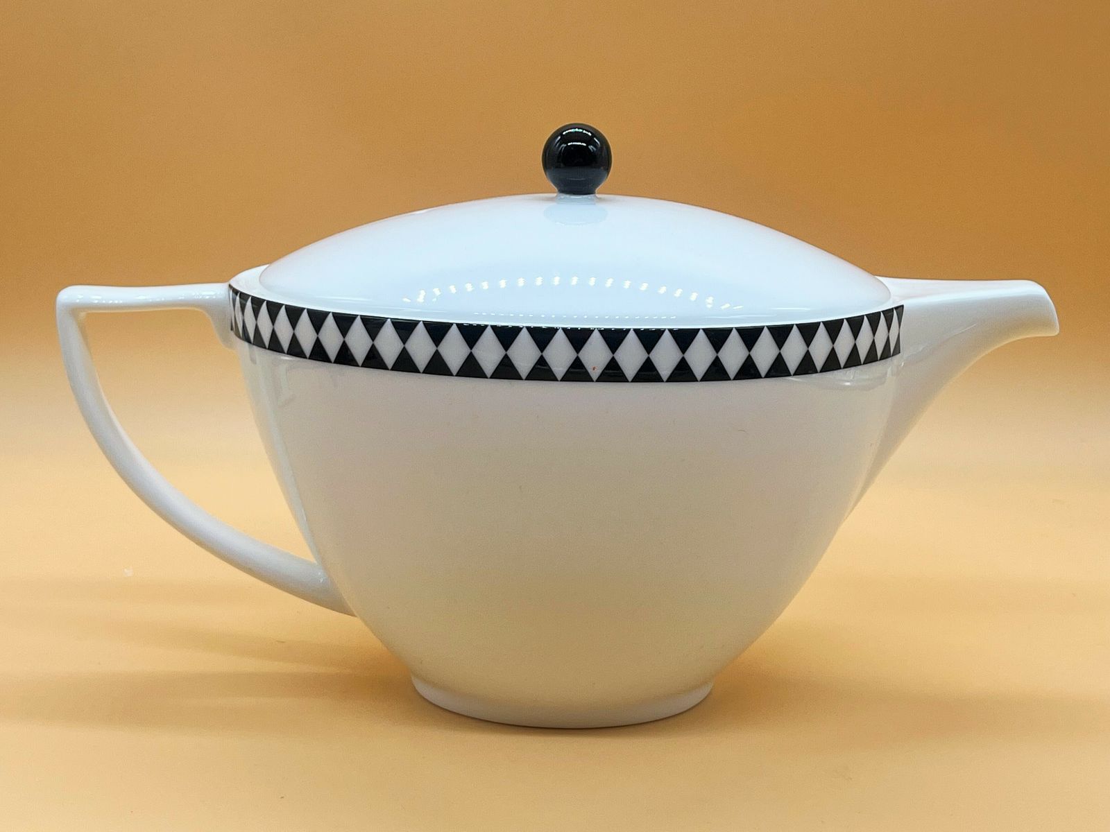 Jasper Conran For Wedgwood China Mosaic Design 2 Pint Capacity Tea Pot. photo Home Decor
