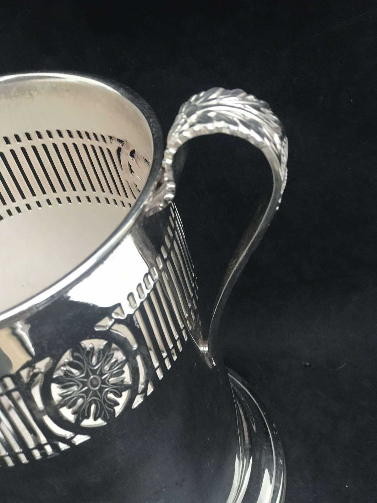 Ice Bucket English Victorian Edwardian Silver Plated Bar Cart Decor Christmas Table Wine Holder Wedding Gift English Bar Table Decor photo for sale