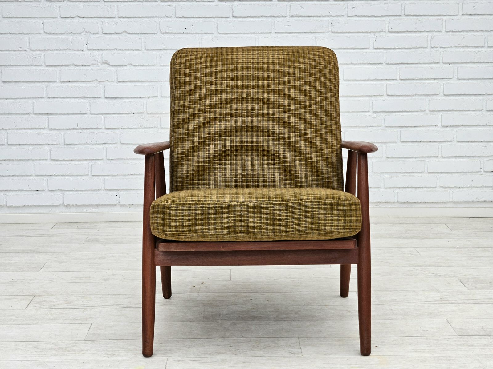 Deense Teakhouten Fauteuil, Ca. Jaren 1970, Groene Meubelstof, Goede Staat. photo vinterior