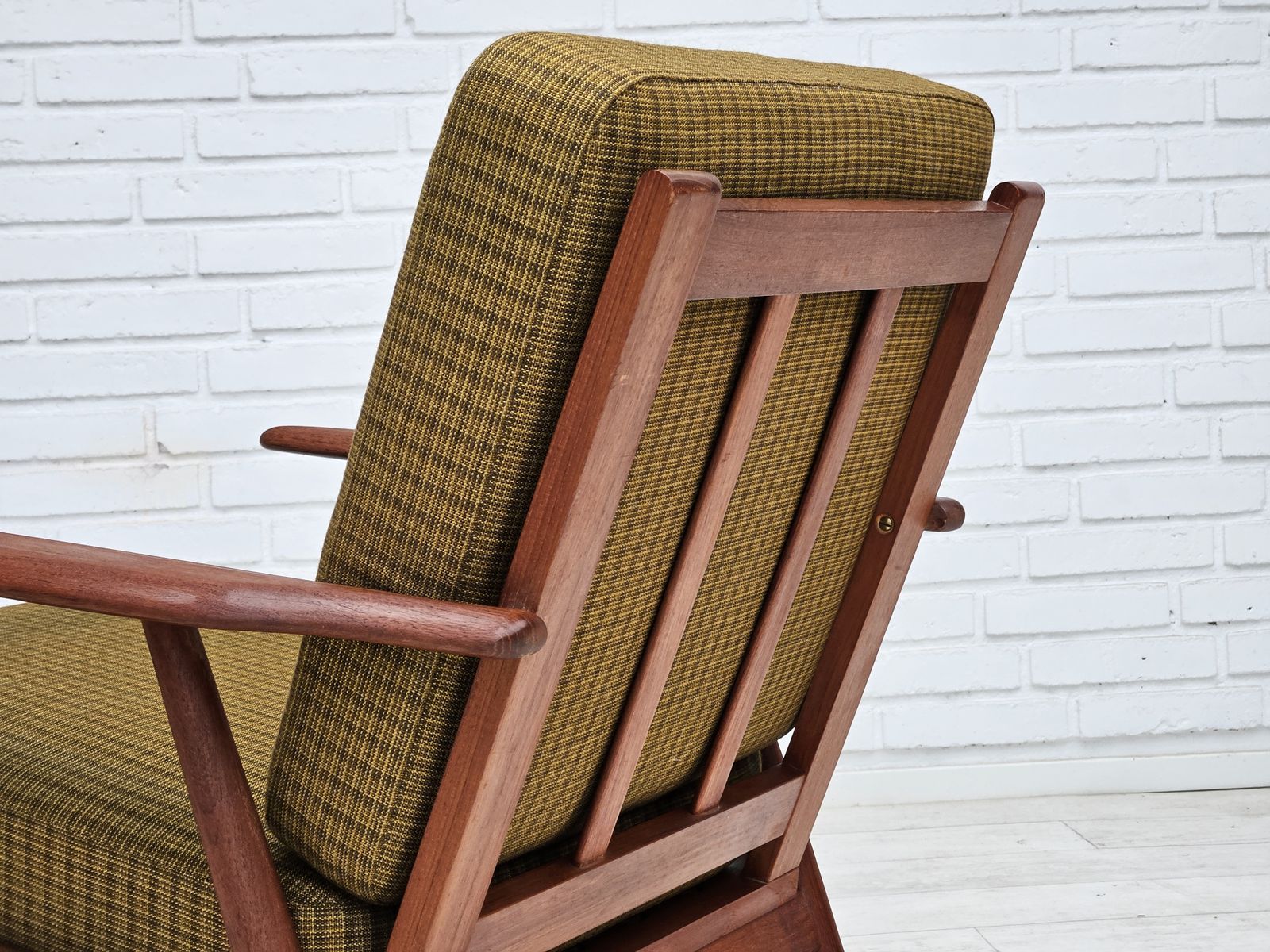 1190.0 Deense Teakhouten Fauteuil, Ca. Jaren 1970, Groene Meubelstof, Goede Staat. photo