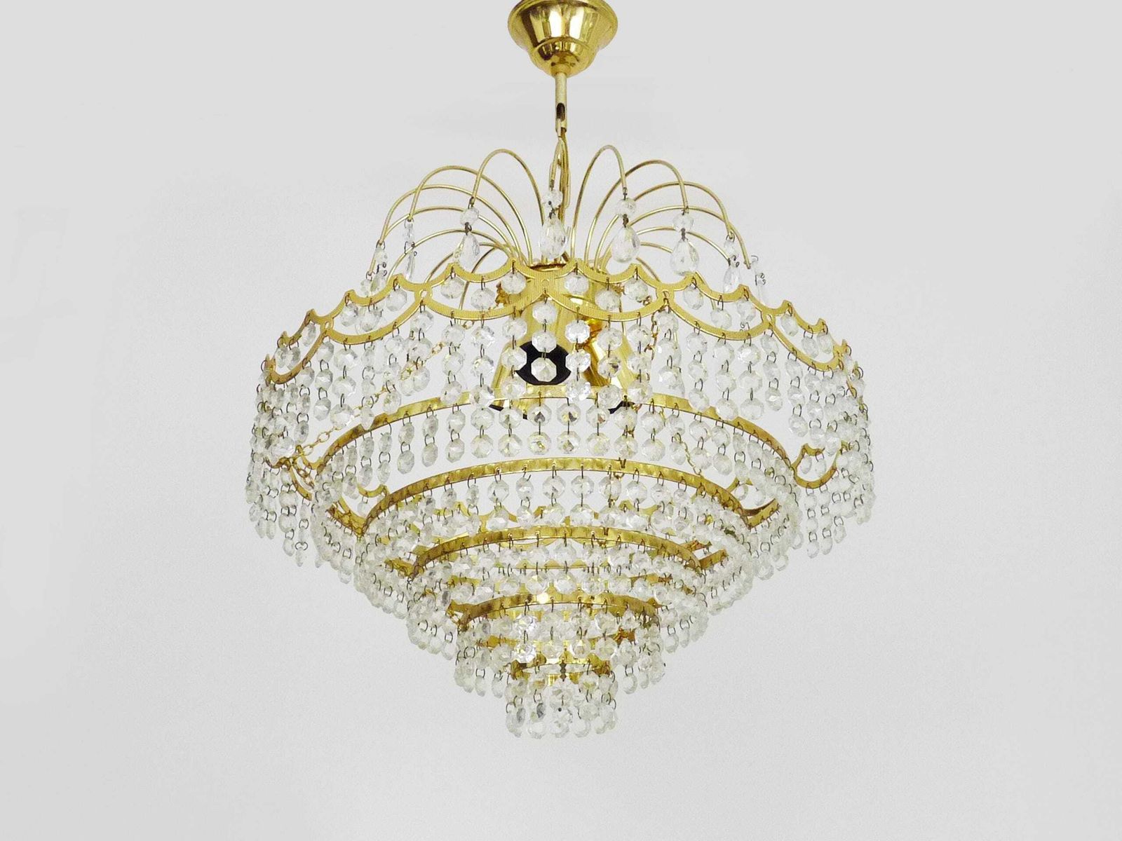 Grote Vintage Kroonluchter, Messing Kroon Plafondlamp, 6 Niveaus, 3 Lichten, Glazen Hangers. Heteluchtballon Kroonluchter. Jaren 70 80 photo Verlichting