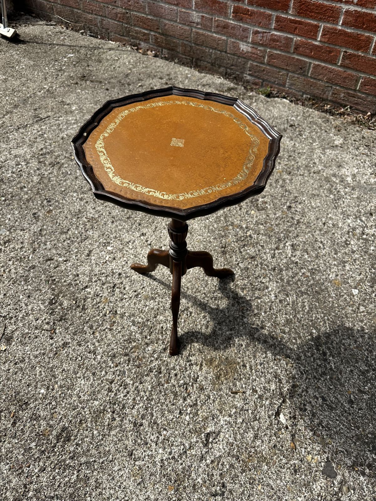 Bevan Funnell Side/Top Lamp Table Mahogany Finish With Yellow Top photo for sale