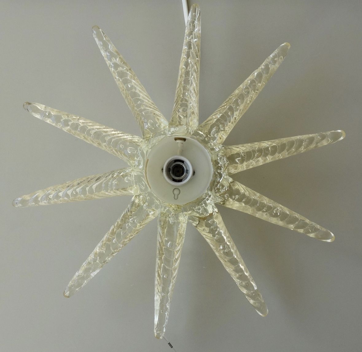 Stunning 10 Arm Star Fish Sunburst Wall Light Sconce Aro Leuchte Hanging Resin Acrylic Rare Graphic Lamp Mid Century Modern photo for sale