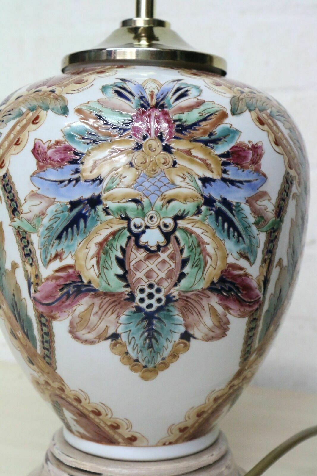 photo for sale Table Lamp Vintage Oriental Chinese Unusual Garland Design Lamp On Wooden Base