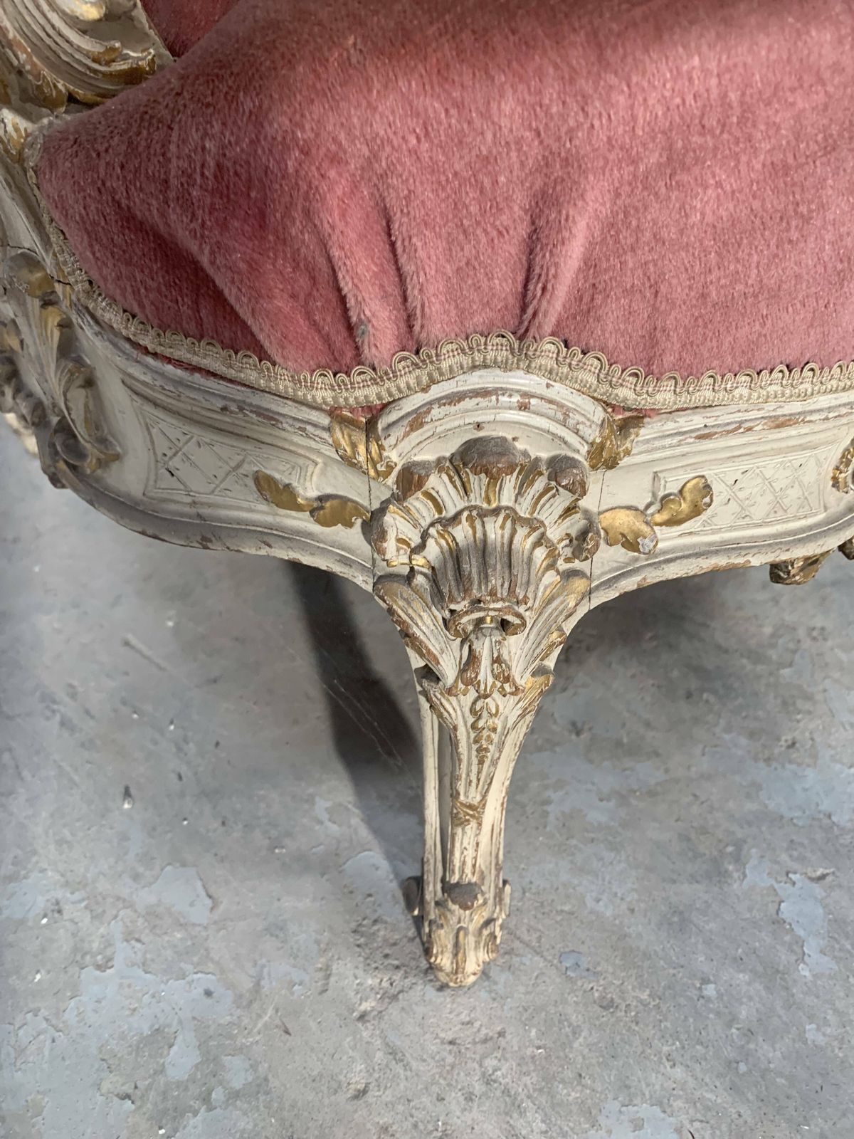 photo vinterior Louis XV Style Bench In Lacquered And Gilded Beech, 20th Century