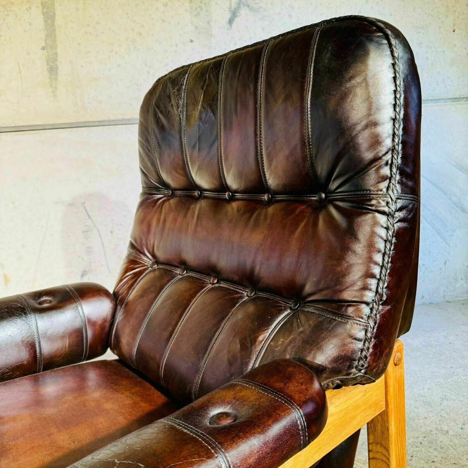 photo furniture Vintage His And Hers Leather & Oak Swedish Chairs 70s With Footstool #342a
