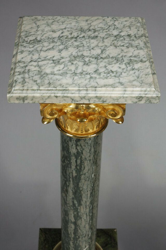photo buy Pair Of Columns In Green Estours Marble And Light Green Base With Corinthian Capitals