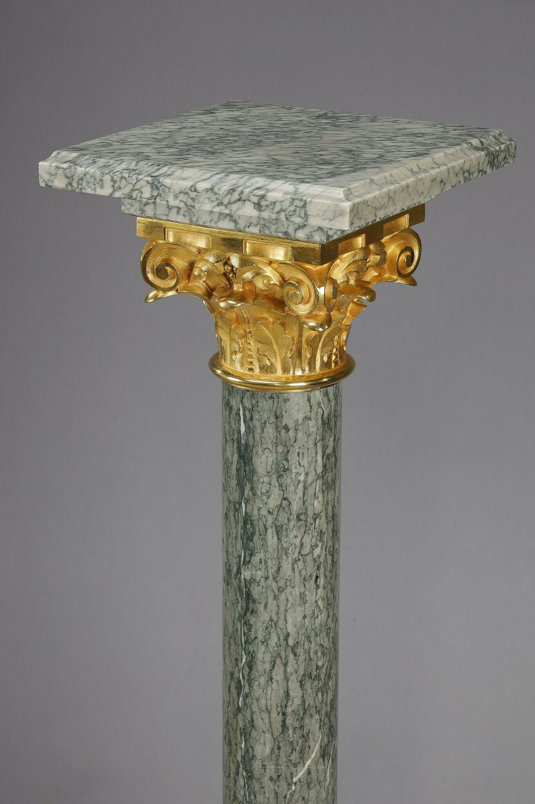 9346.0 Pair Of Green Estours Marble Columns With Corinthian Capitals photo