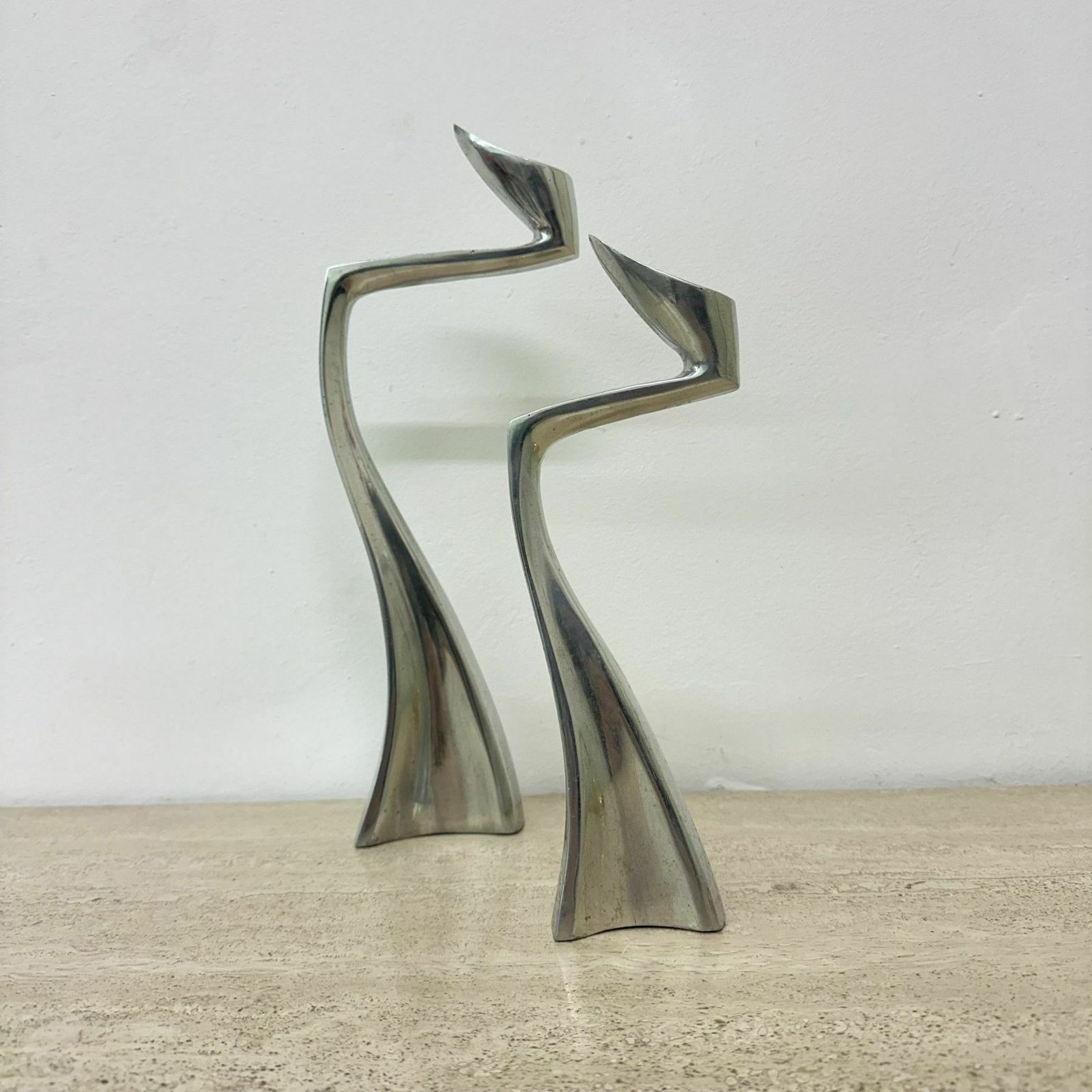 Scp 'Swan' / 'Arclumis' Kandelaars Van Matthew Hilton, 1986 photo Woonaccessoires