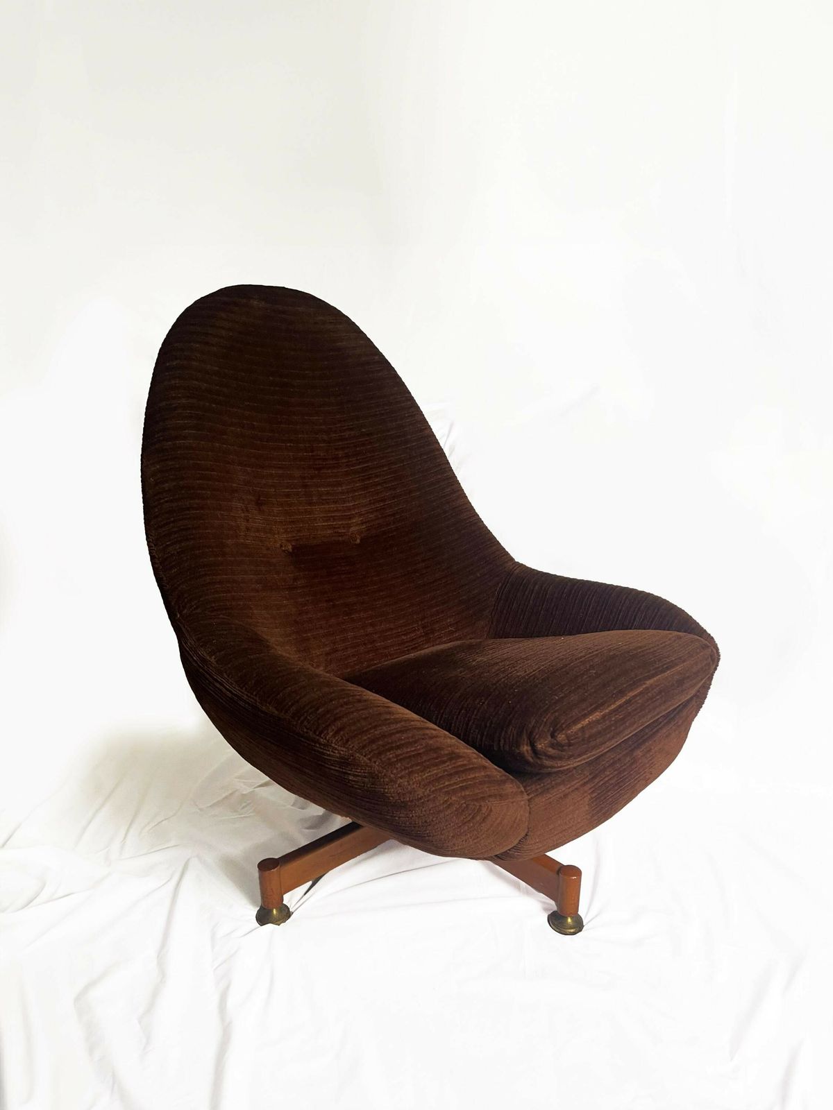 Swivel Chair From Greaves & Thomas, Mid Century Egg Chair, Vintage Chocolate Brown Velvet Egg Chair, Original Cover. Teak Legs. photo furniture