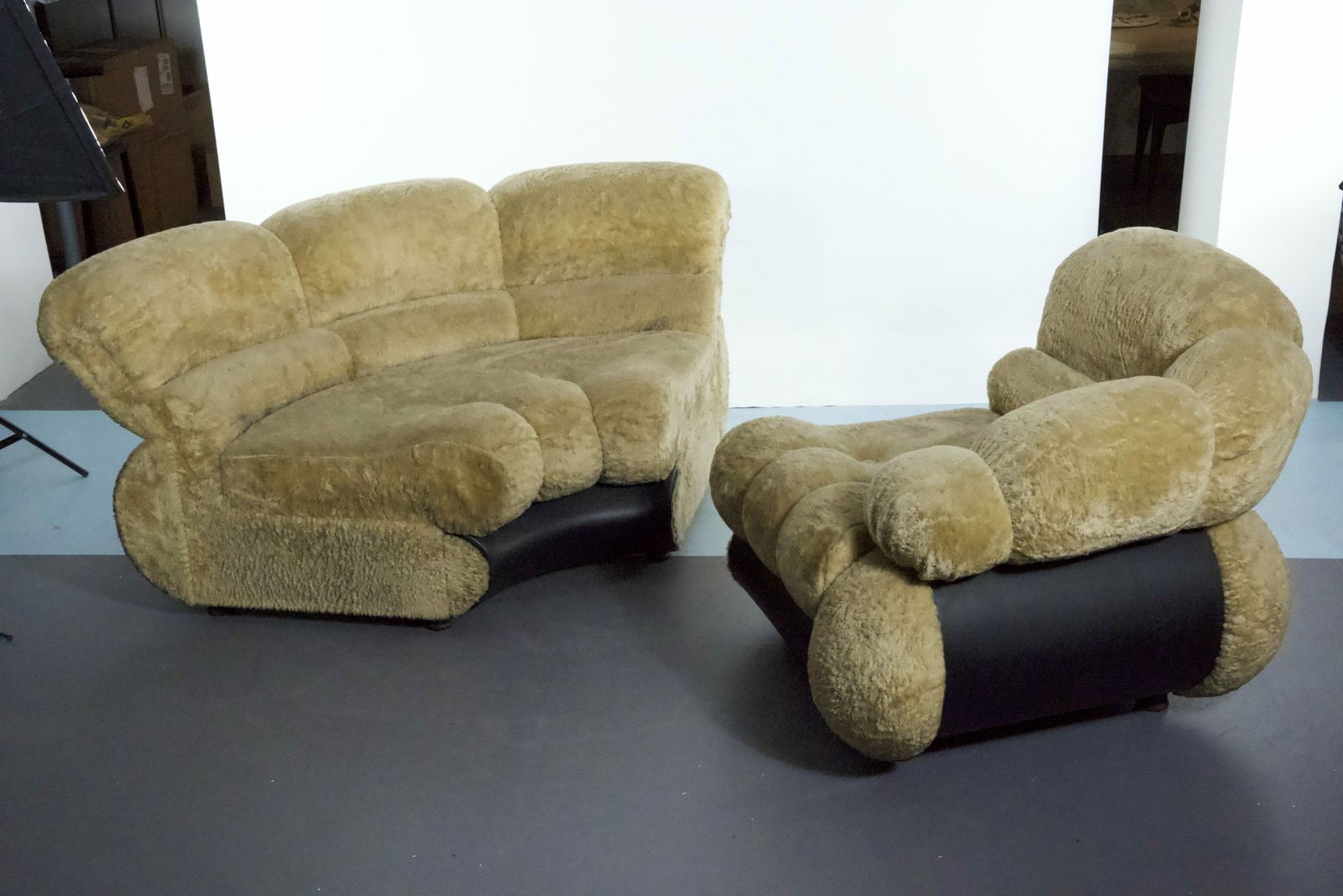 Space Age Modular Sofa By Adriano Piazzesi, Cream Teddy Bear & Leatherette, 1970s Italy photo vinterior