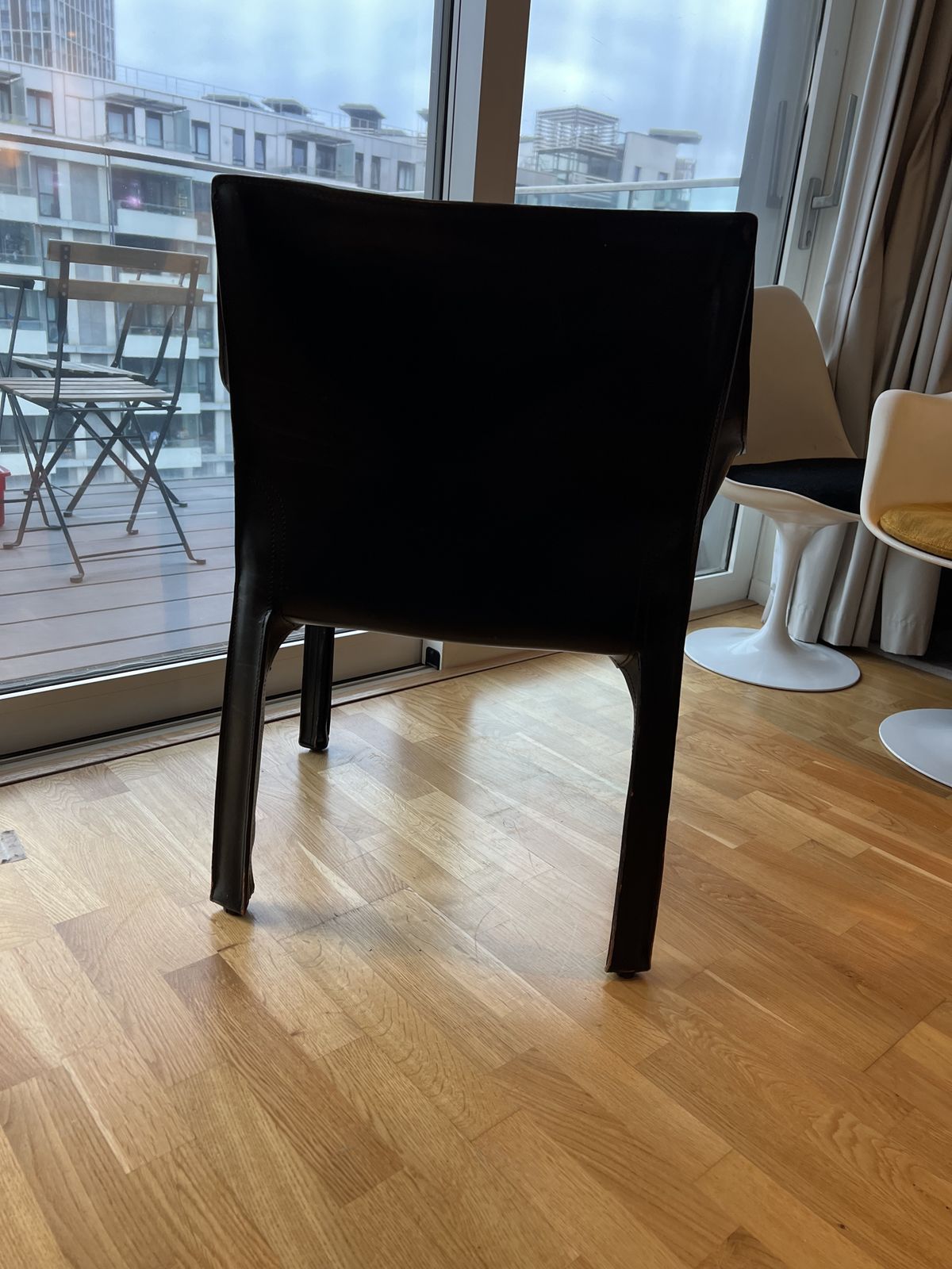Italian '413 Cab' Leather Armchair, Designed In 1977 By Mario Bellini For Cassina photo vinterior