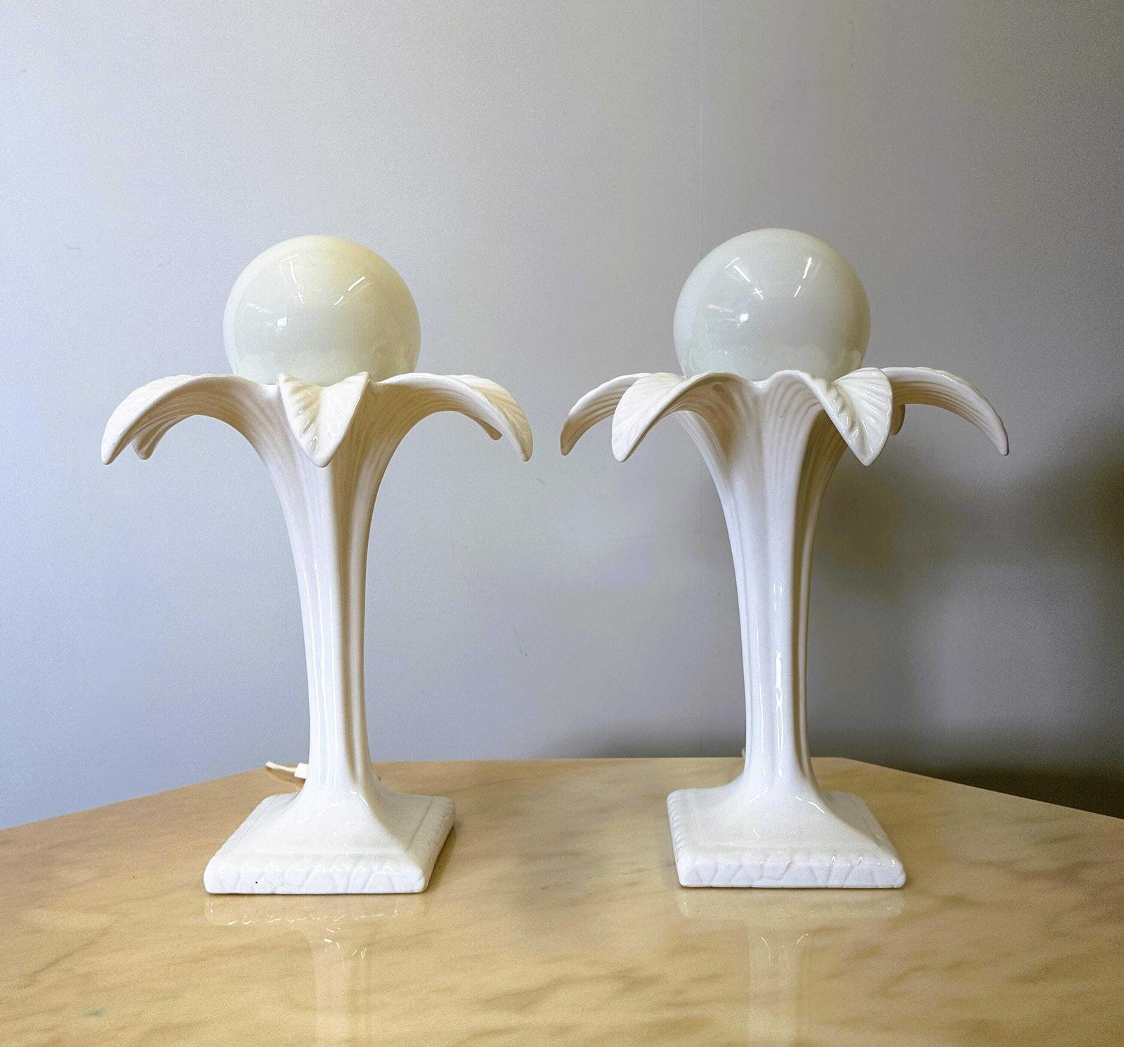 Paar Witte Keramische Palmboomlampvoeten Van Michael Andersen, Jaren 1970. photo for sale