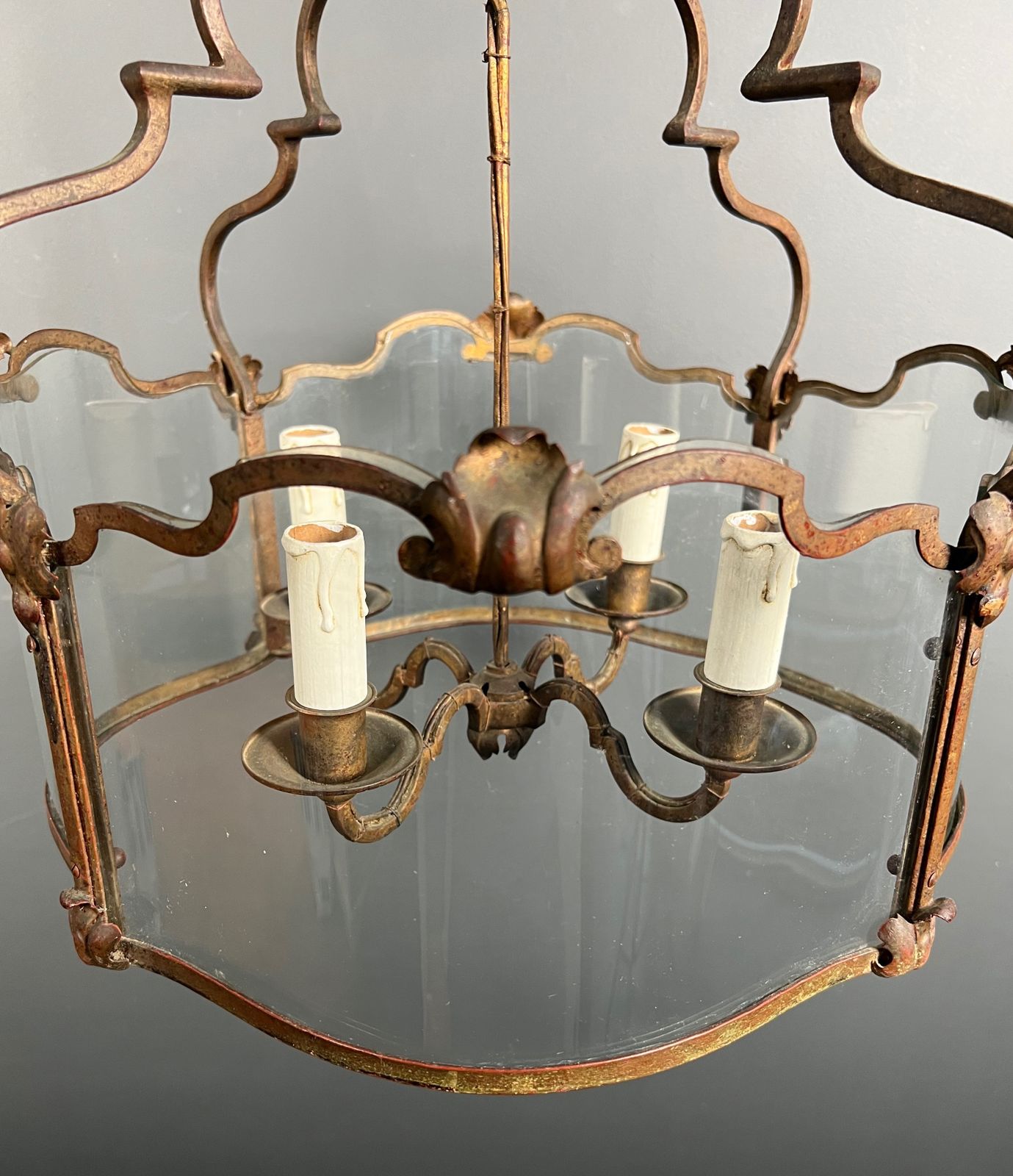 photo furniture Rare Lantern In Wrought Iron, Gilded And Curved Glass With 4 Lights