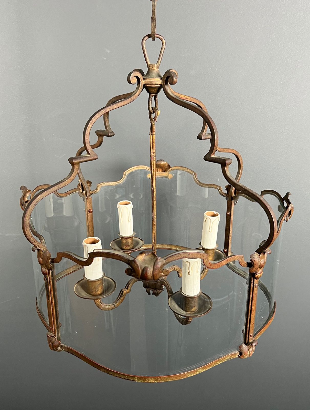 photo vintage Rare Lantern In Wrought Iron, Gilded And Curved Glass With 4 Lights
