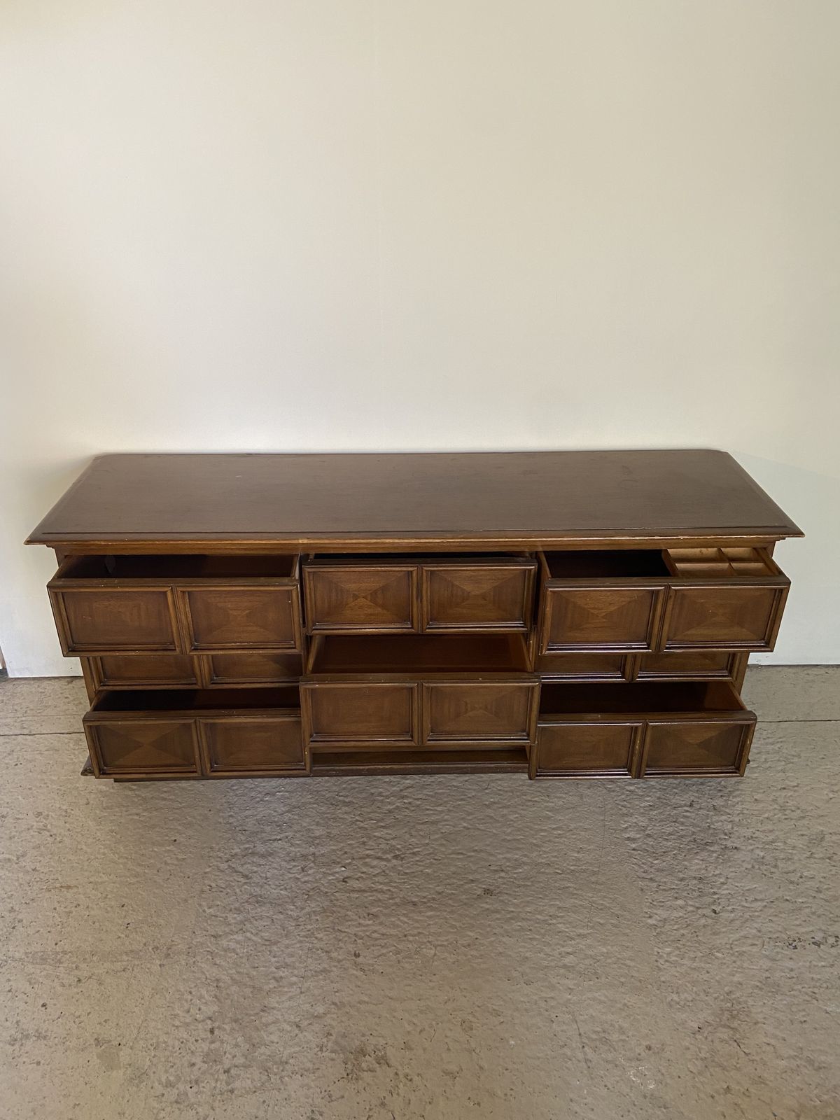 photo buy Rare Thomasville Late 60’s Bedroom Dresser & Mirror