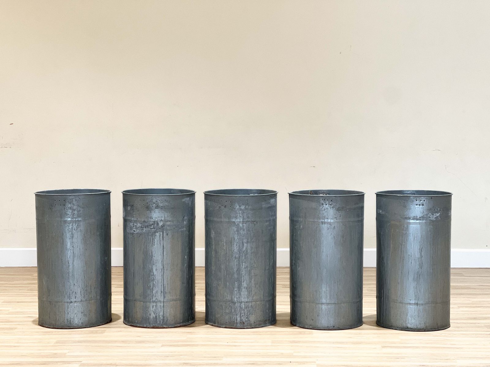 Set Of 5 Plant Pots In Zinc, 1940s photo vinterior