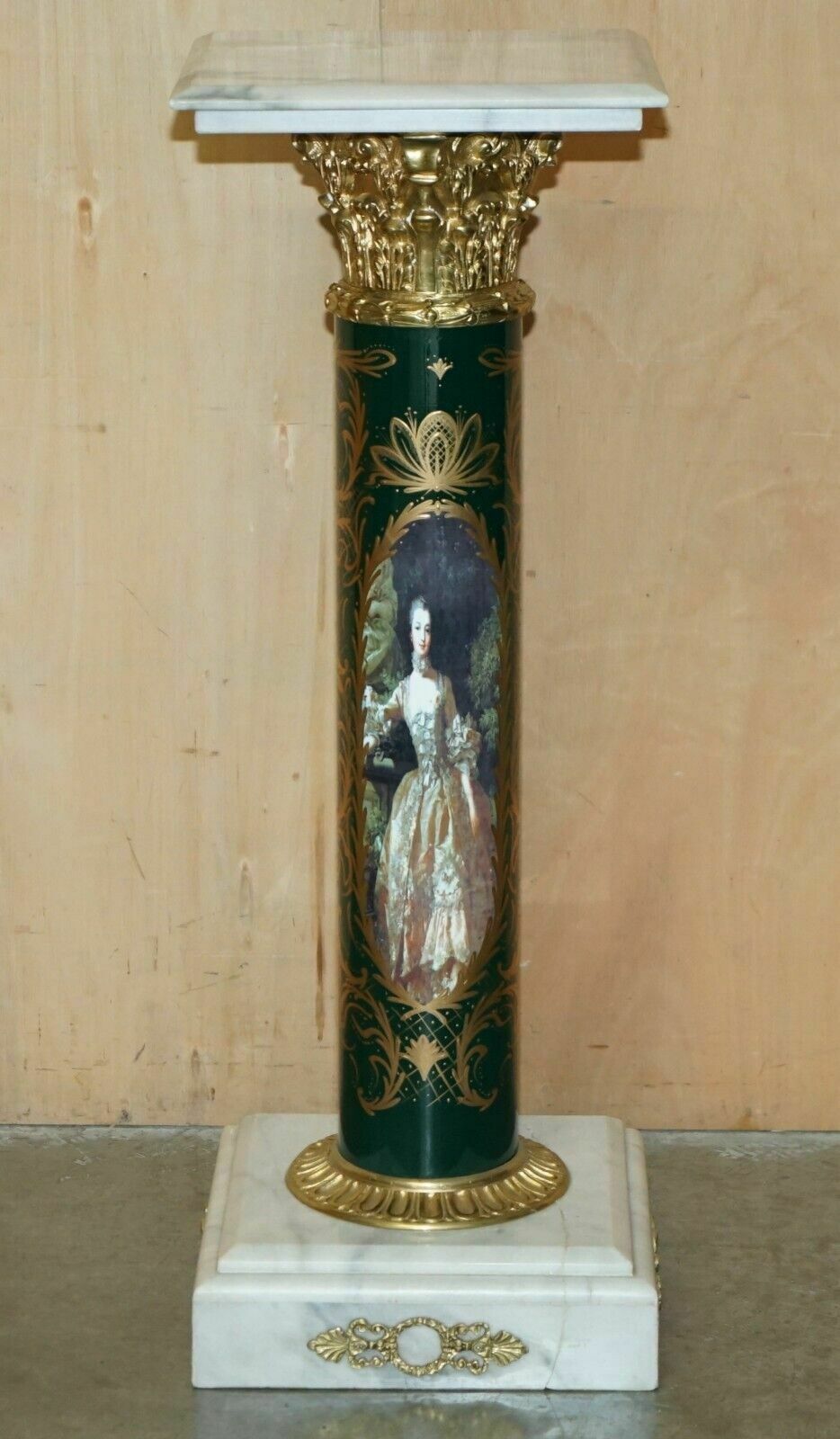 photo vintage Stunning Pair Of Royal Italian Carrara Marble & Enamel Painted Brass Pillars