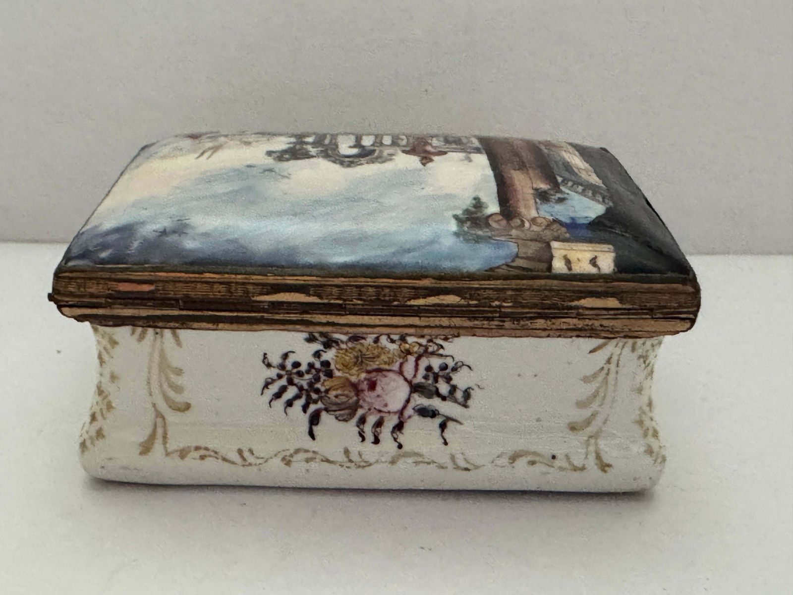 18th Century South Staffordshire Snuff Box photo 1000.0