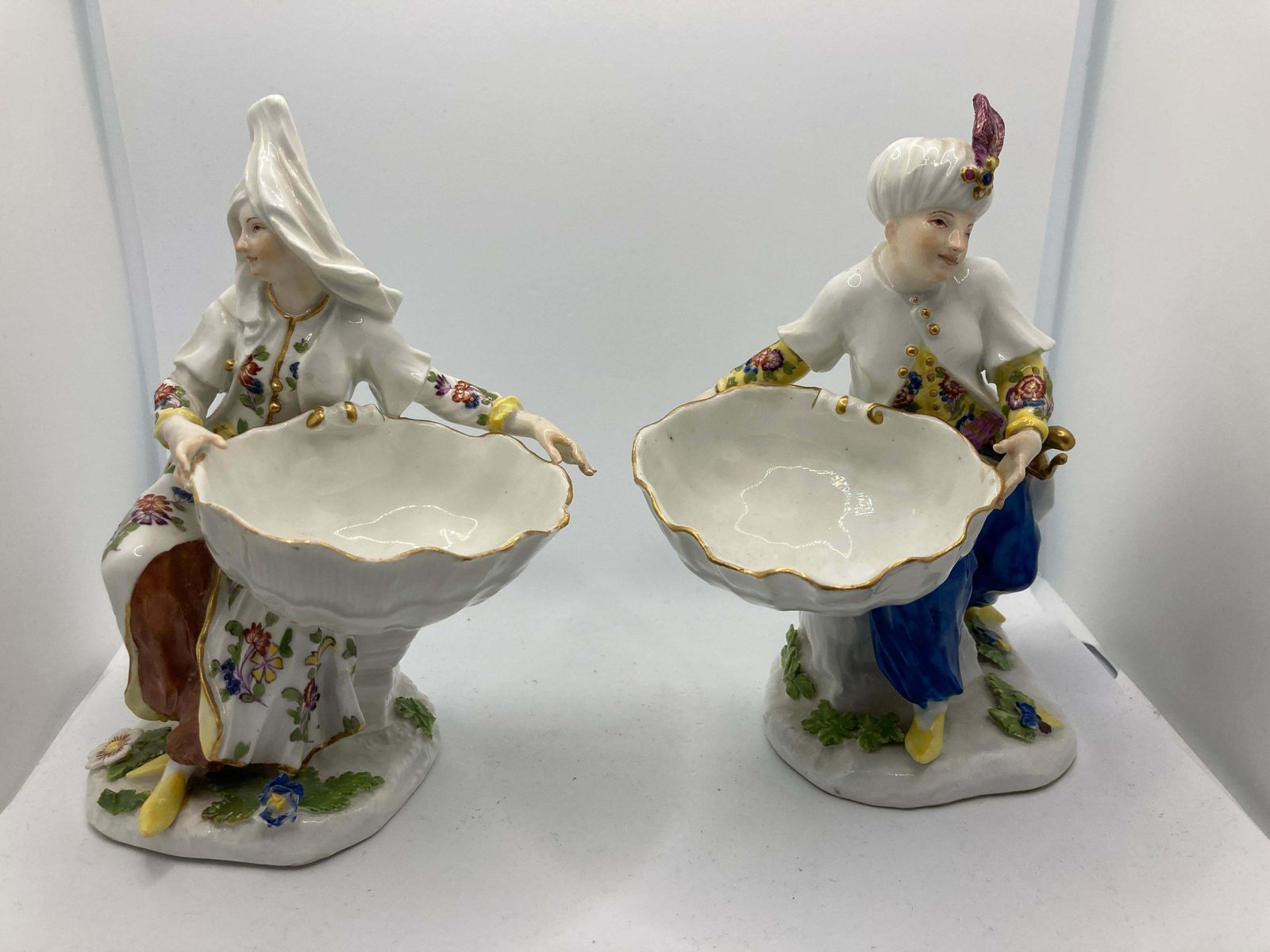 18th Century Meissen Turkish Pair Holding Sweetmeat / Table Salt Bowls photo furniture