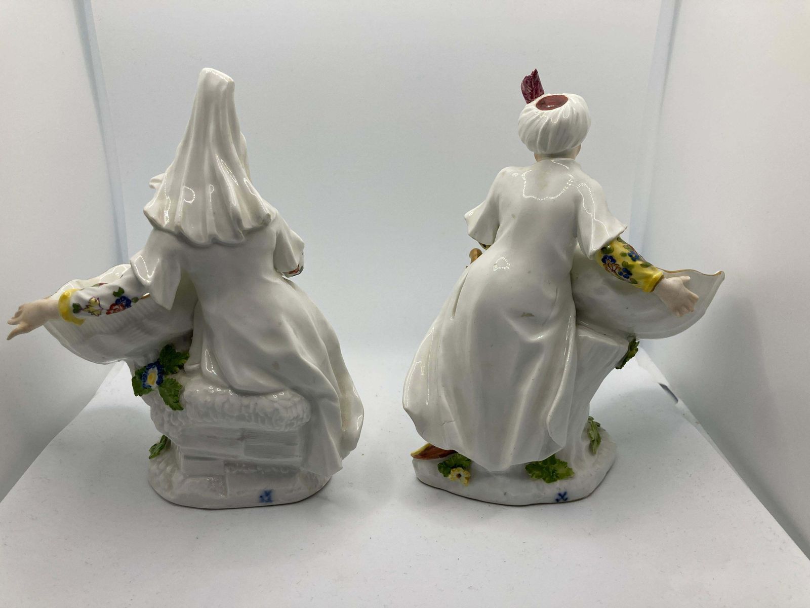 18th Century Meissen Turkish Pair Holding Sweetmeat / Table Salt Bowls photo buy