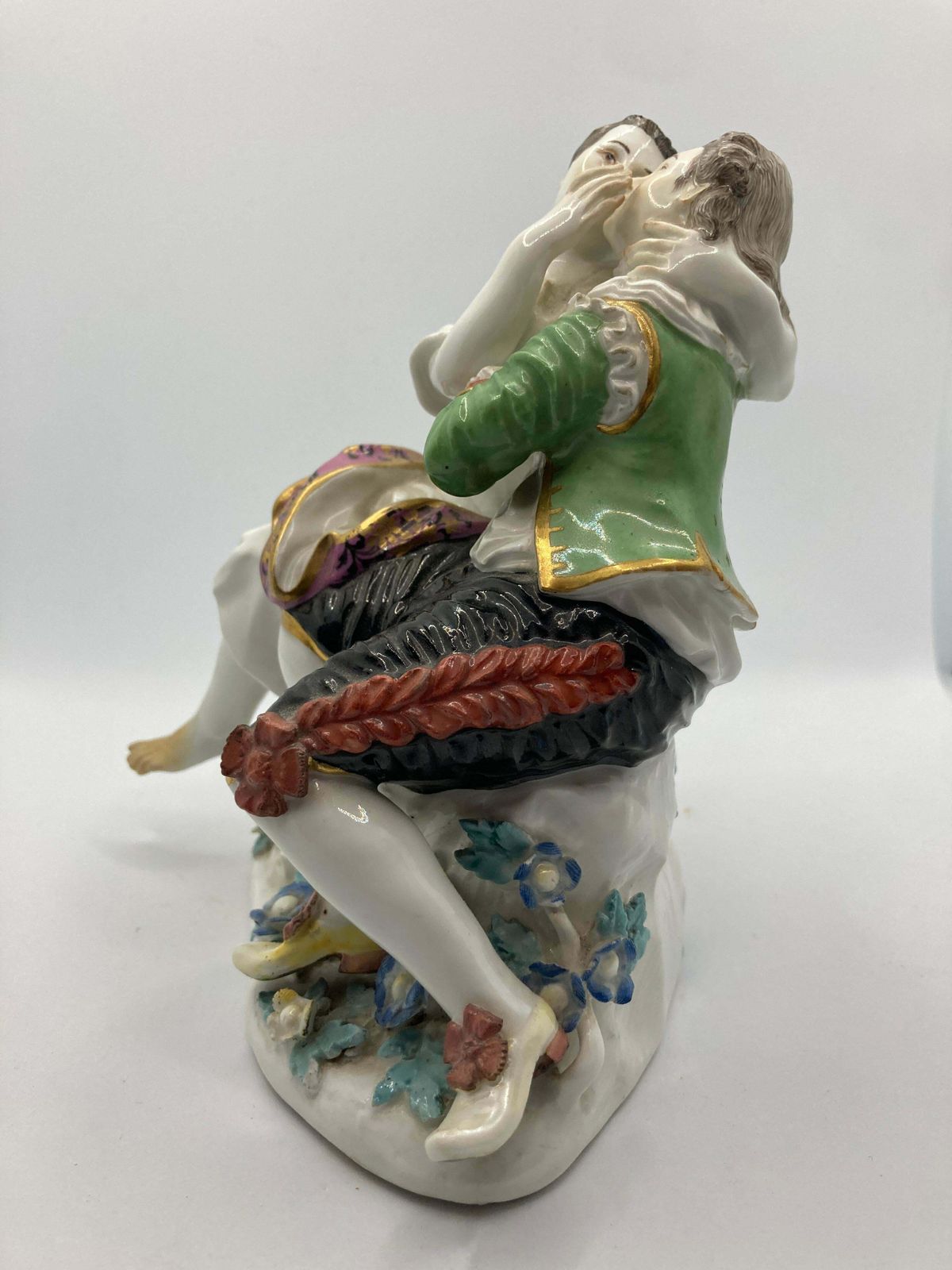 18th Century Meissen Porcelain Figurine, 'Pair Of Lovers',  Model No 571 photo for sale