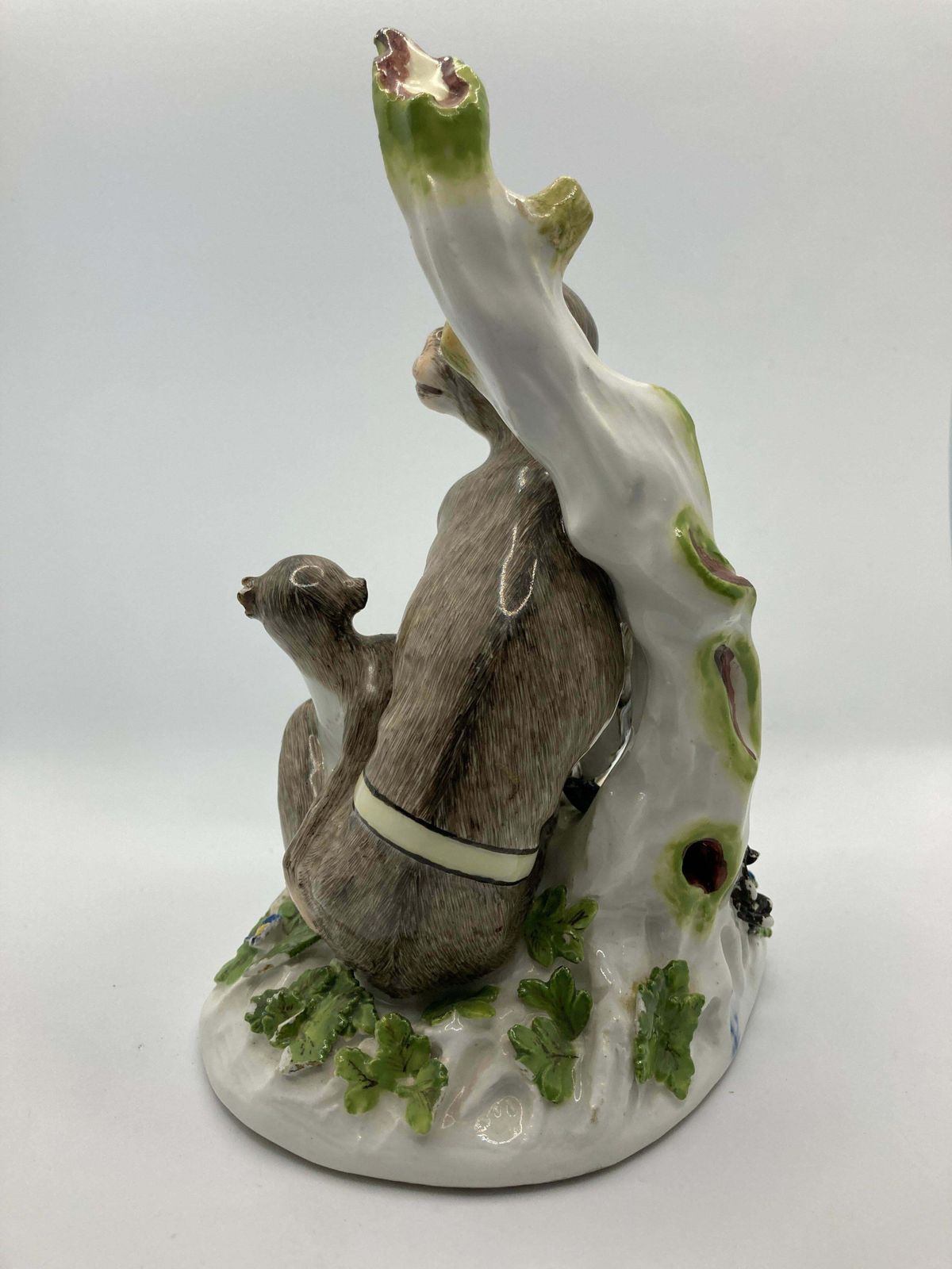 18th Century Meissen Porcelain Figure, 'Rhesus Monkey And Child' photo vinterior