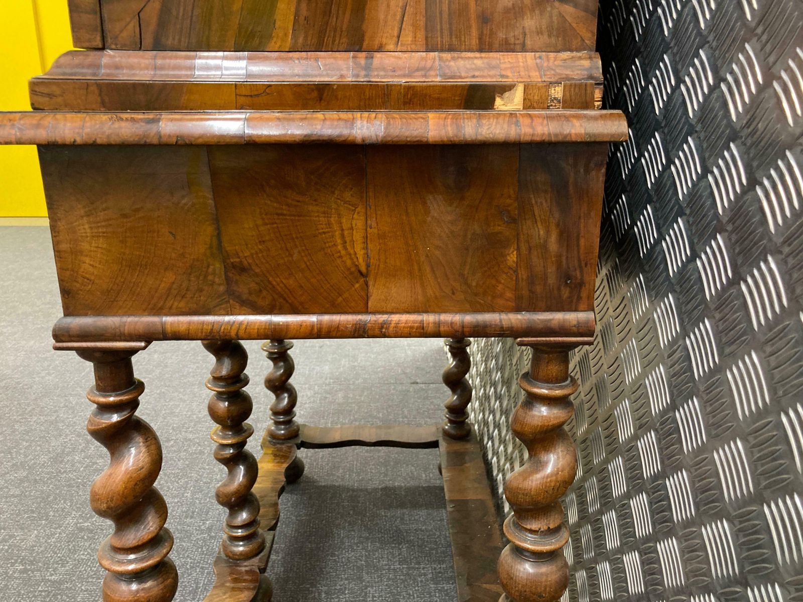 photo vinterior William & Mary Walnut Oyster Veneer Cabinet On Stand