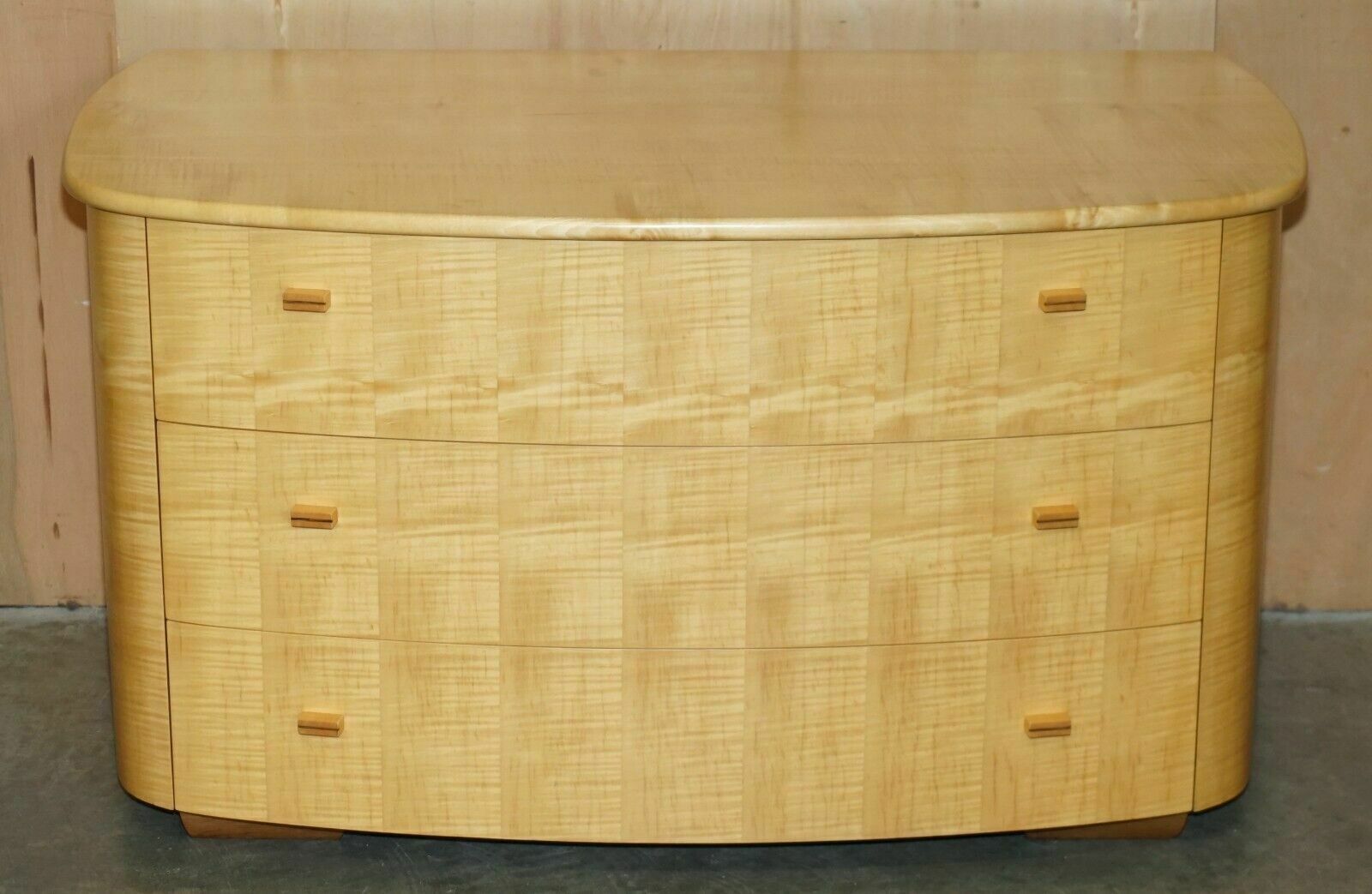 Sublime Bow Fronted Baxter & Lee Satin Birch Chest Of Drawers & Side Tables Set photo for sale