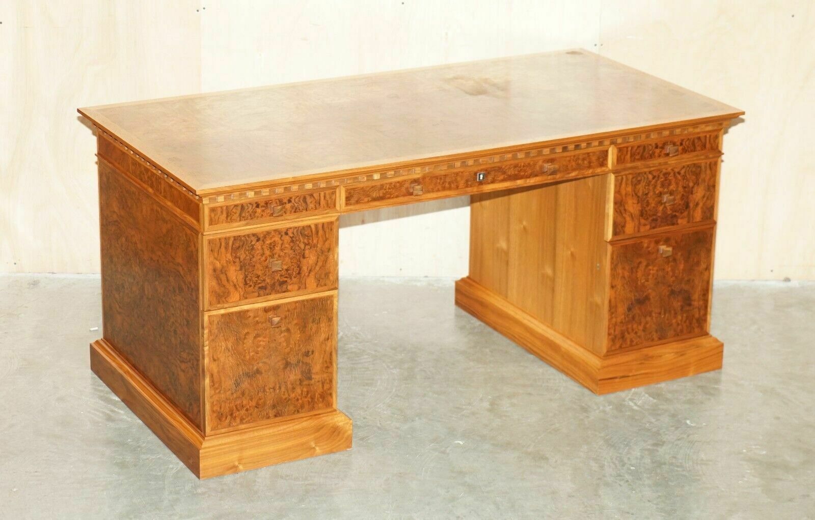 Rrp £25,550 David Linley Burr Walnut Classic Pedestal Desk For Light Restoration