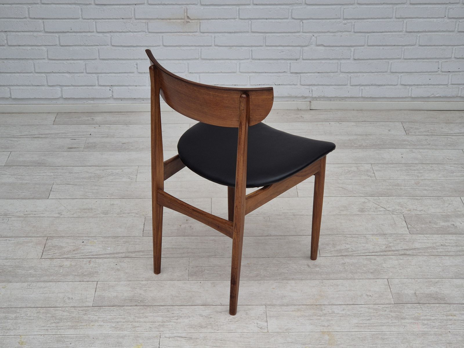 1960s, Set Of 5 Danish Dining Chairs, Reupholstered, Teak Wood. photo vinterior