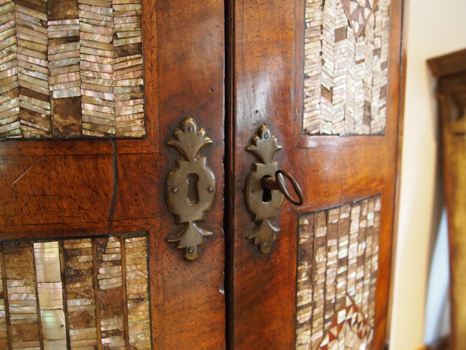 Cupboard Rare Queen Anne Corner Cabinet Walnut C1700 photo for sale