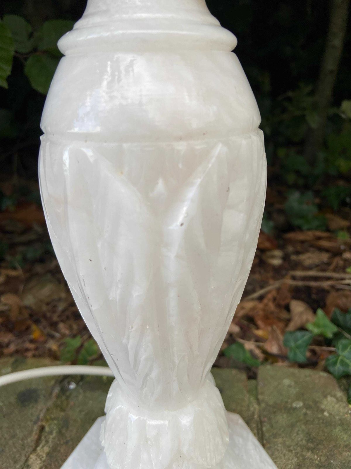 photo furniture Tall Vintage Engraved Onyx Alabaster Vintage Table Lamp   White Marble Style