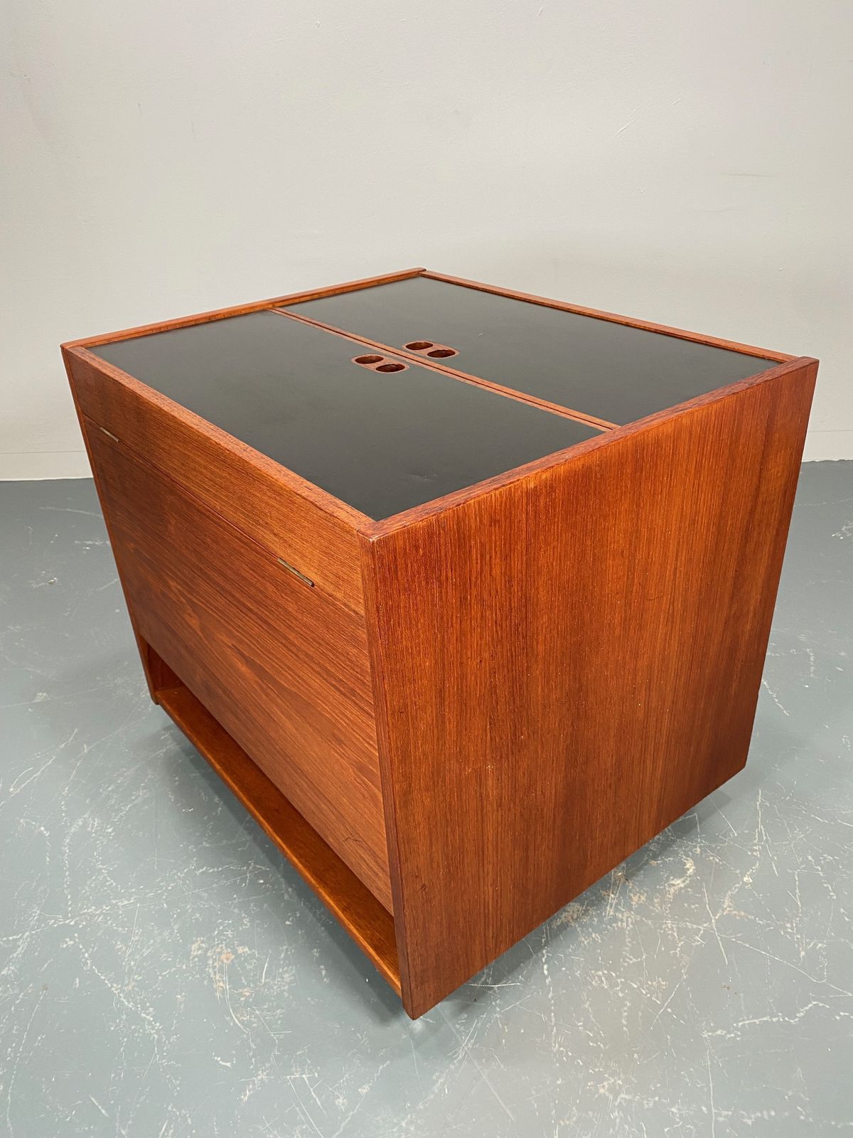 Danish Cube ‘Dry Bar’ By Randers Mobelfabrik C1960
