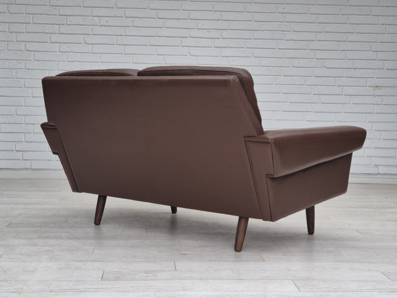1970s, Danish 2 Seater Sofa, Original Condition, Brown Leather. photo vinterior