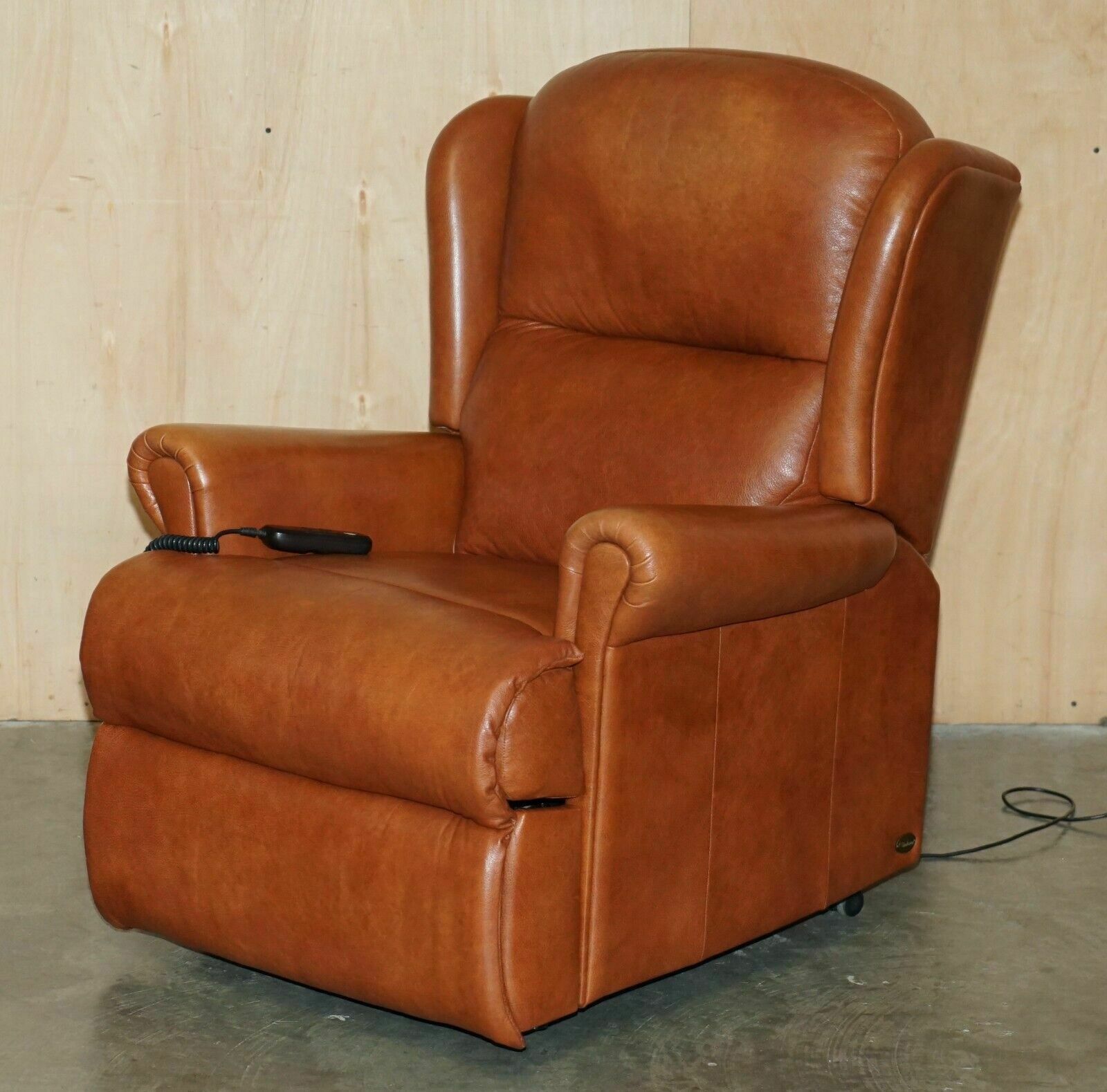 Rrp £7,000 Sherborne Leather Upholstery Pair Of Rise Recliner Armchairs And Sofa photo Furniture