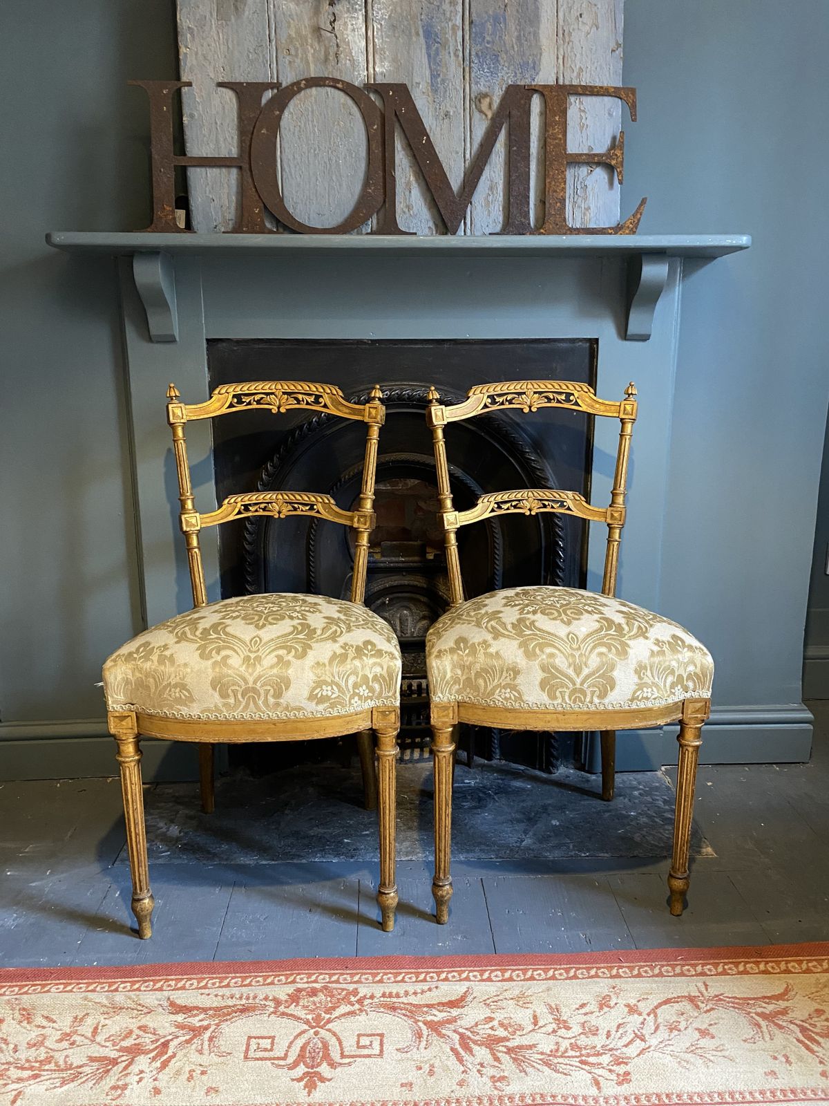 photo vinterior A Pair Of French 19th Century Gilded Chairs