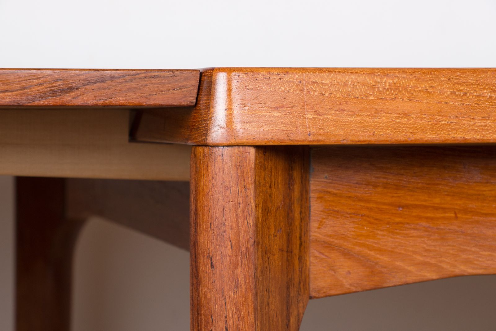 Mobilier Table à manger danoise extensible en teck par Henning Kjaernulf pour Vejle Stole, 1960. photo
