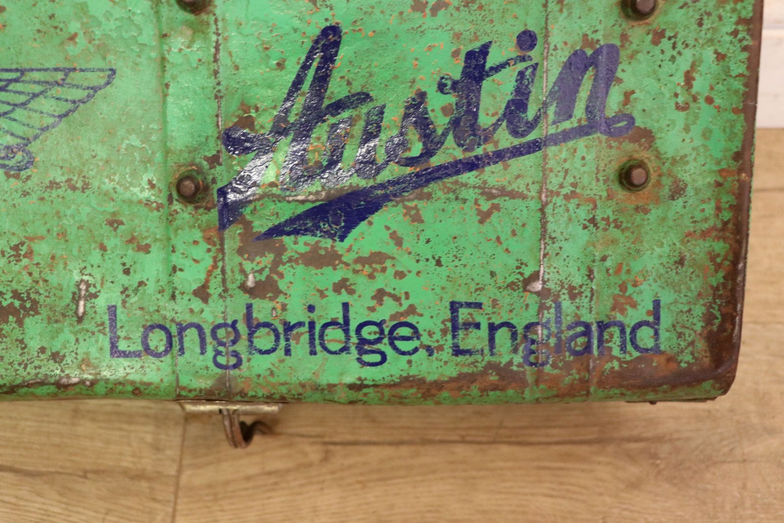photo vinterior A Lovely Vintage Metal Trunk That Has Been Hand Sign Written With The Emblem For Austin Cars.