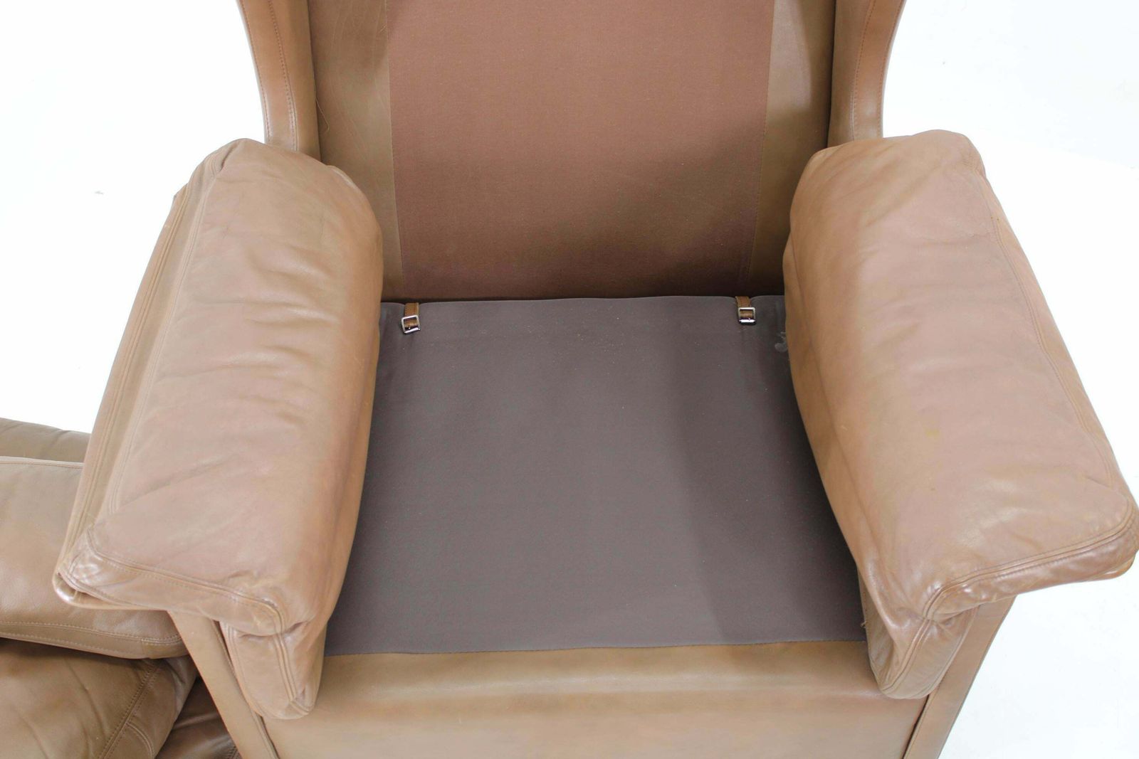 photo furniture 1970s Pair Of Brown Leather Armchairs, Denmark