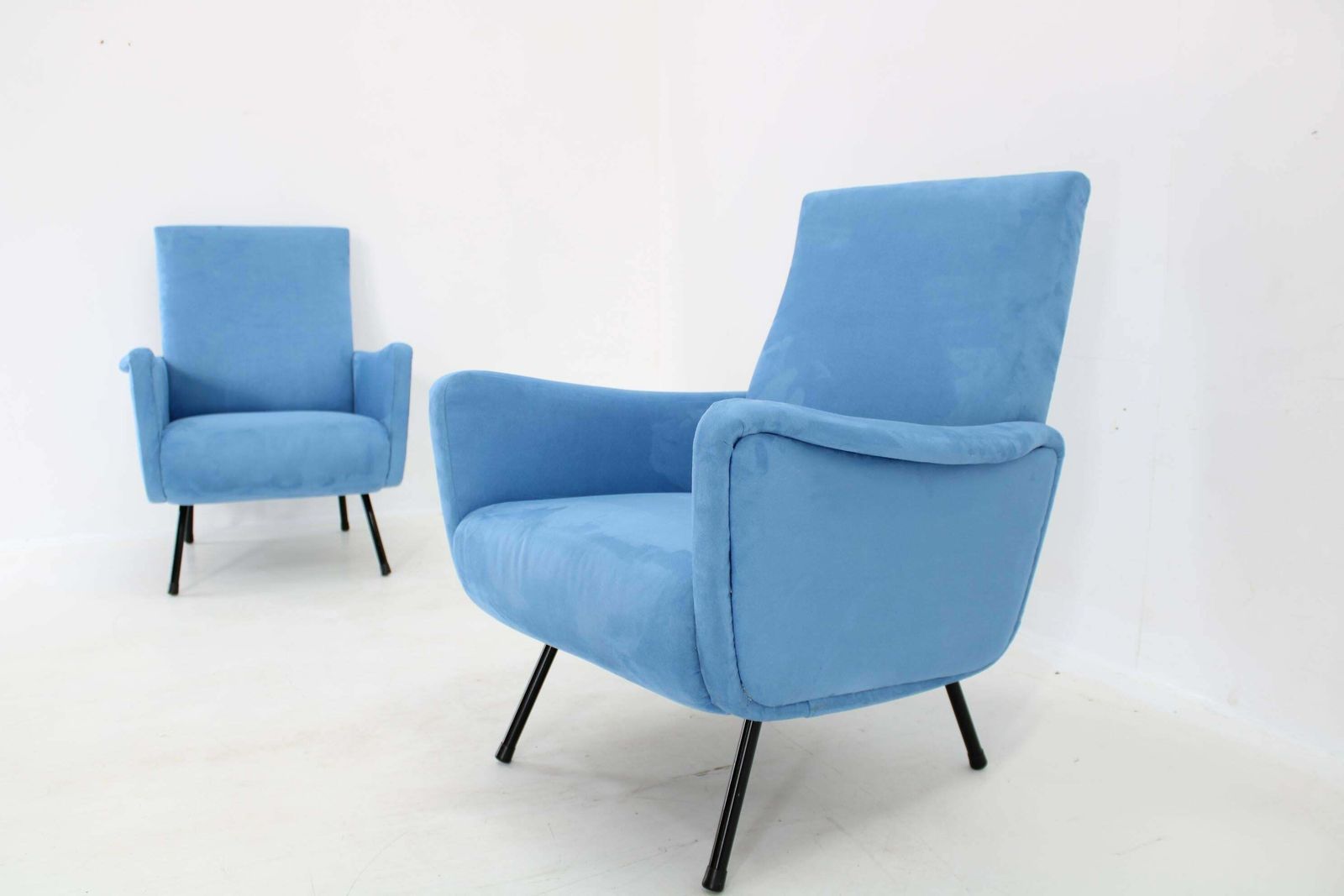 1357.0 1960s Pair Of Restored Italian Armchairs photo