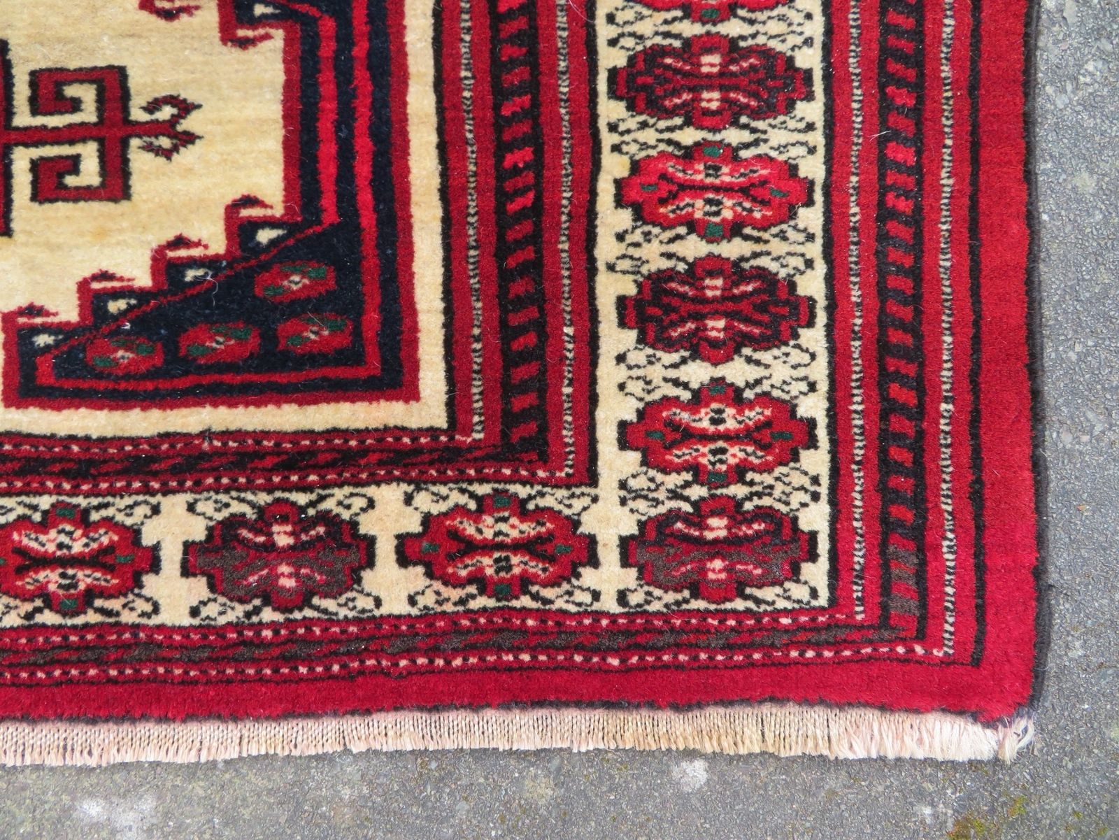 photo furniture Antique Turkmen Afghan Kizil Ayak Rug. Turkmenistan Or North Afghanistan.Early 20th Century. 133cm X 98cm.