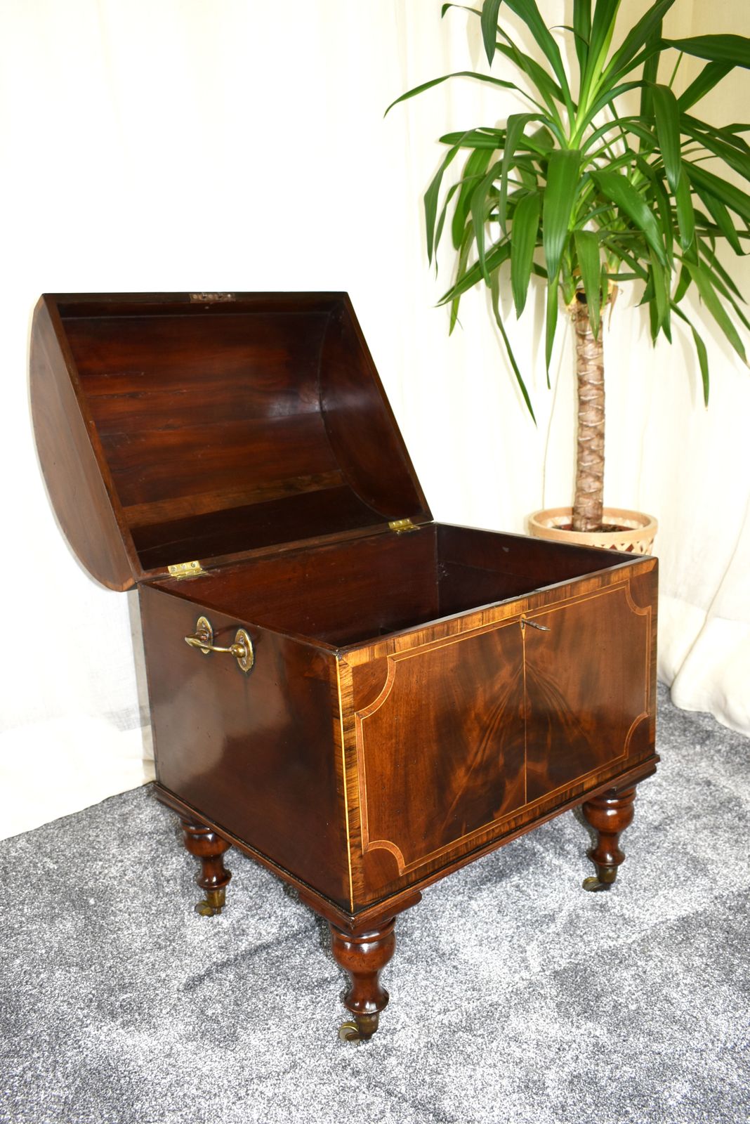George III Mahogany Cellarette photo buy